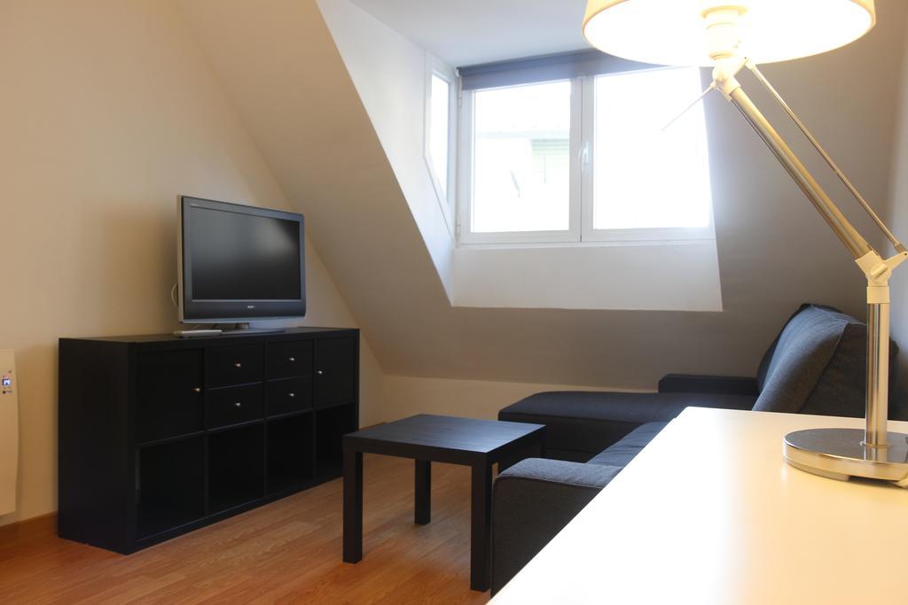 Apartamentos Habitat Zona Media 모나칠 외부 사진
