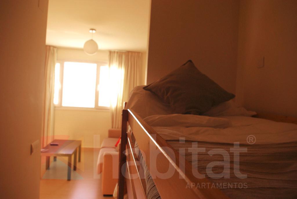 Apartamentos Habitat Zona Media 모나칠 외부 사진